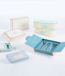 Beauty box with VAC tray